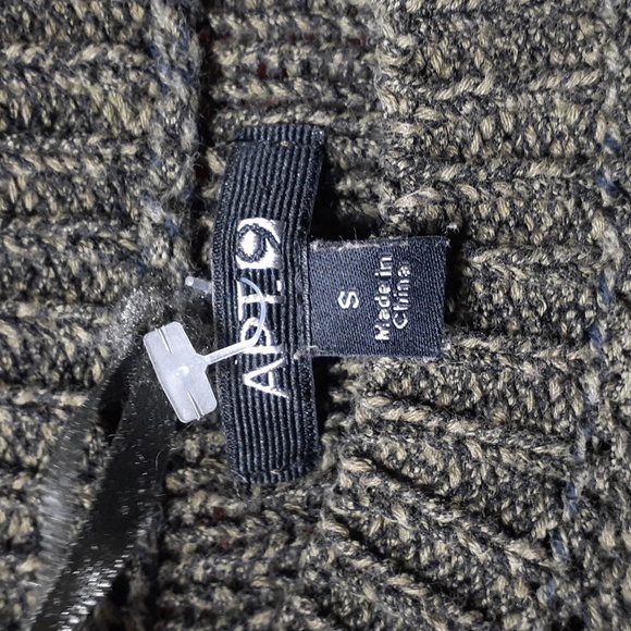NWOT Apt 9 Olive Green Sweater, Size S - Picture 3 of 8